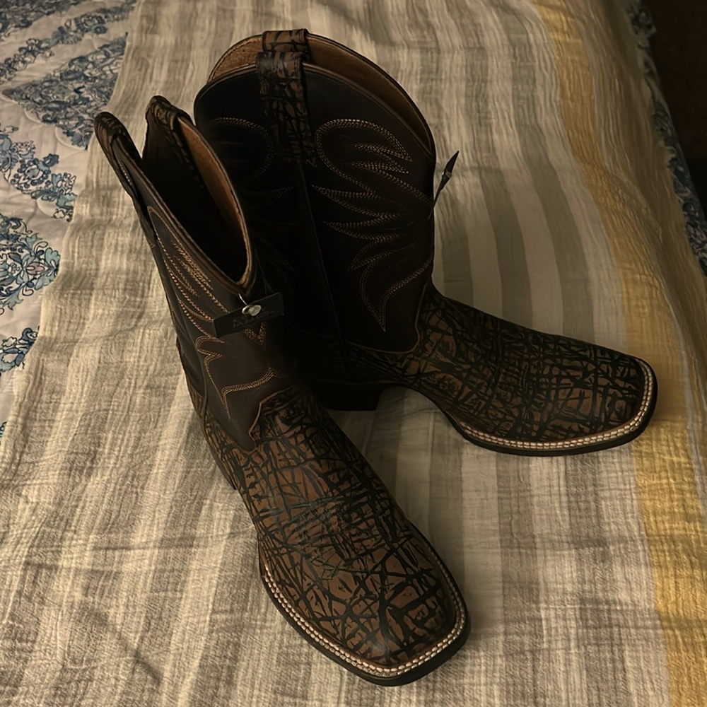 CODY JAMES MEN'S MCBRIDE WESTERN BOOTS - BROAD SQUARE TOE size 9 D